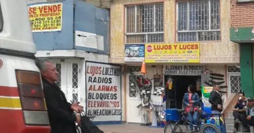 LUJOS Y LUCES LUJOS Y LUCES